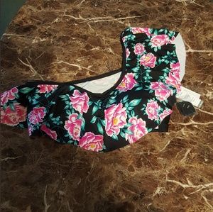 One shoulder ruffle swim top size 1x/ 16
